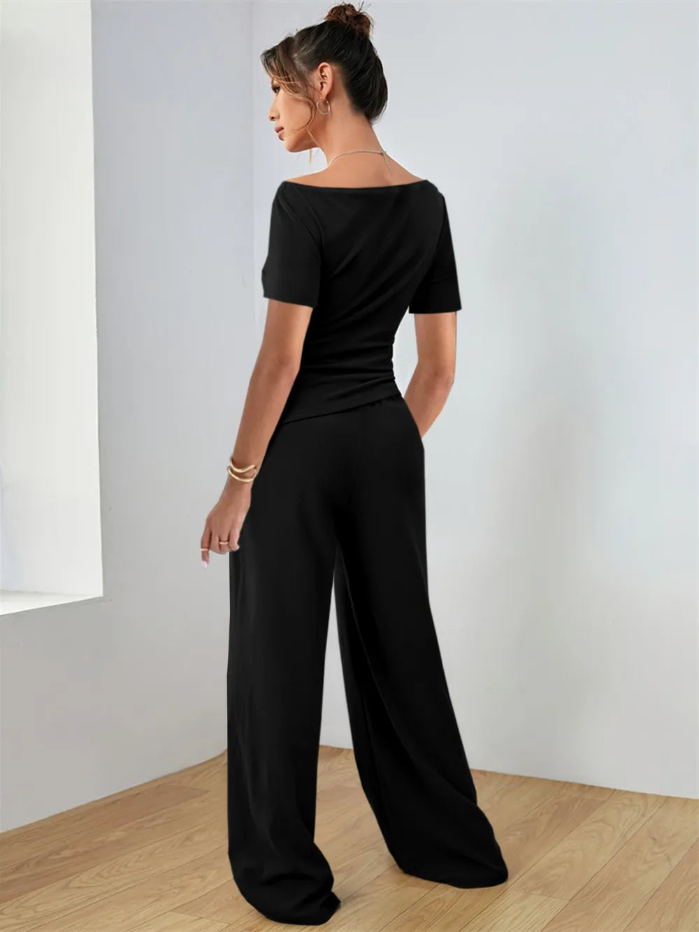Round Neck Short Sleeve T-Shirt and Pants Set