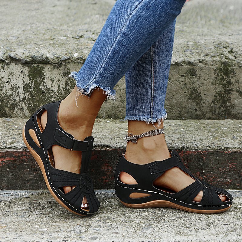 Cutout Round-Toe Velcro Beach Sandals