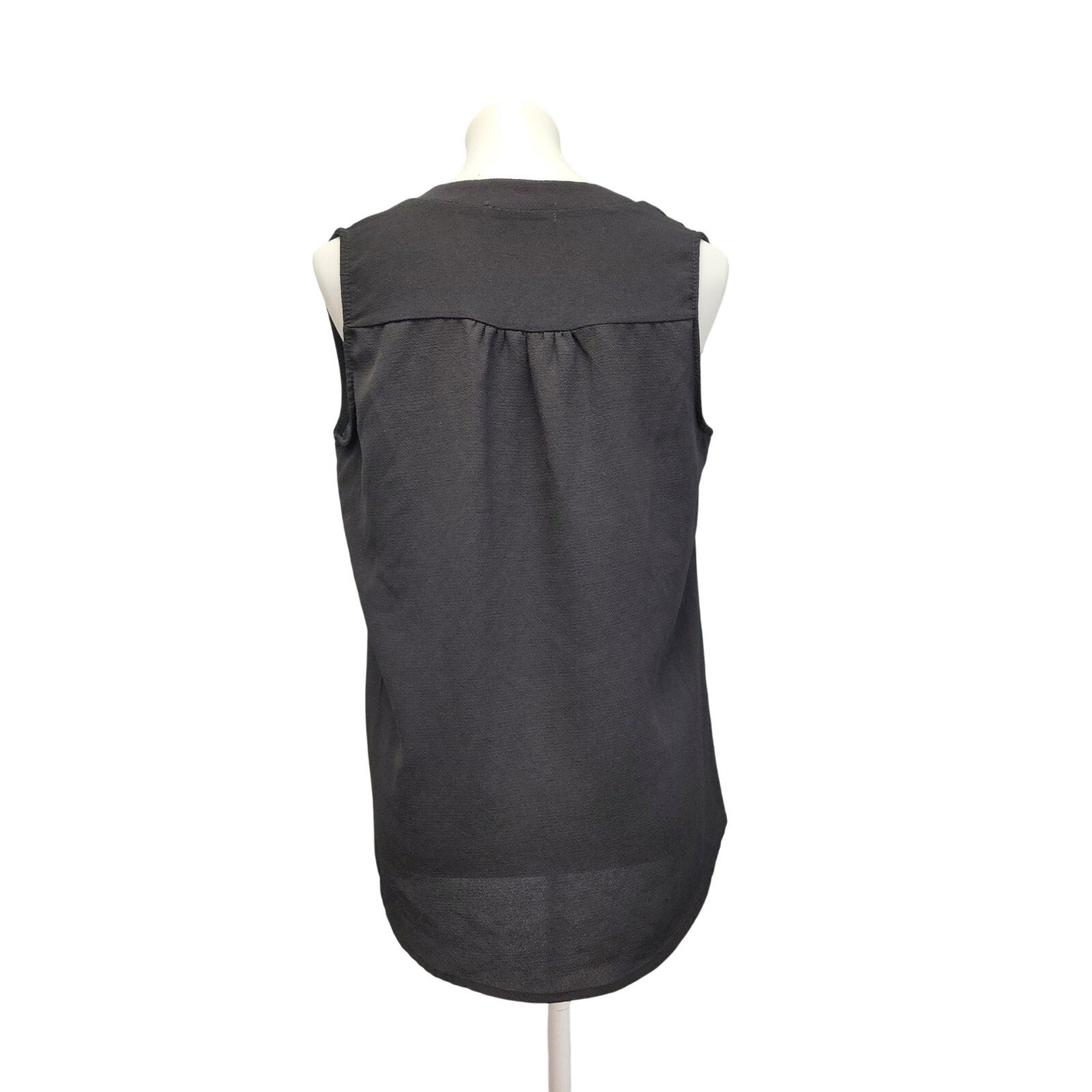 Jon & Anna Contemporary Womens Medium Sleeveless V Neck Lightweight Blouse