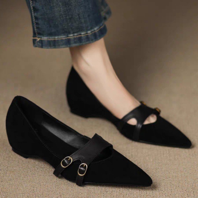 French Vintage Pointed-Toe Flats
