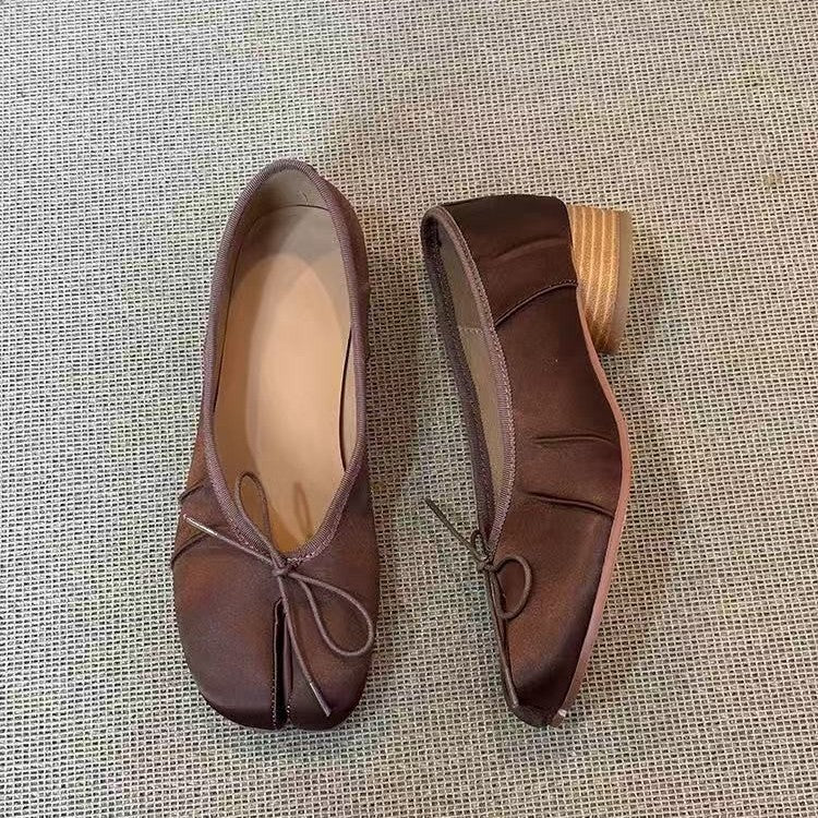 Women's Retro Ballet Flats - Low-Top Slip-On Comfort Shoes