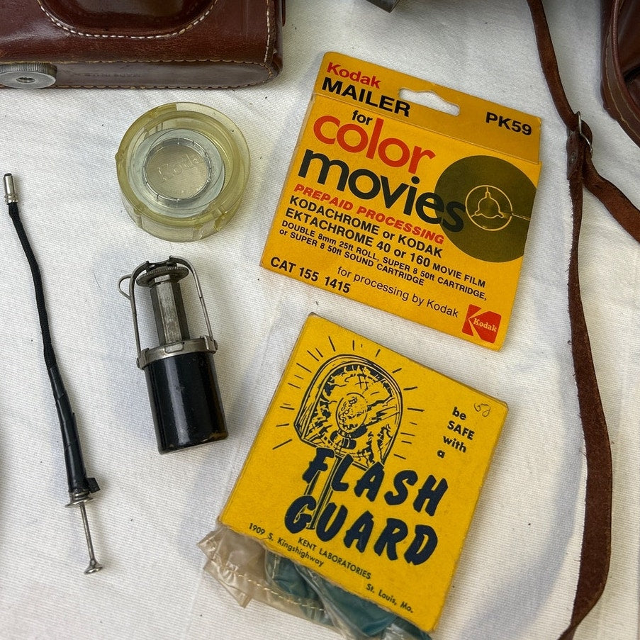Vintage Ciro 35 Leather Case Bulb Flash Film Case w Photography Accessories