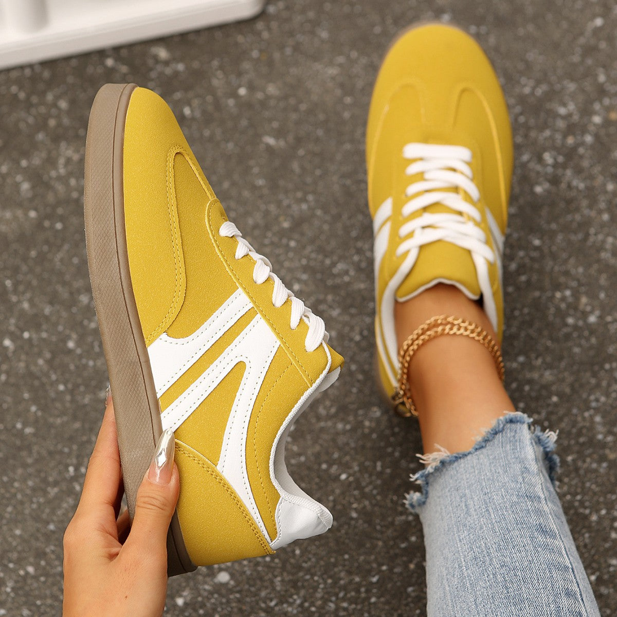 Women's Retro Round-Toe Running Flats - Casual Athletic Sneakers
