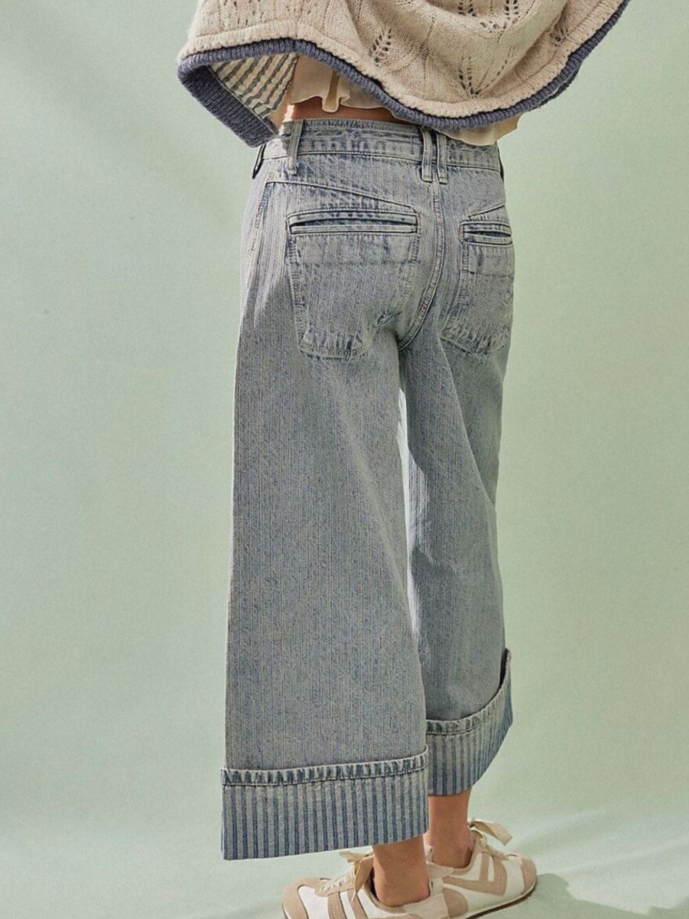 Wide-Leg Cropped Jeans