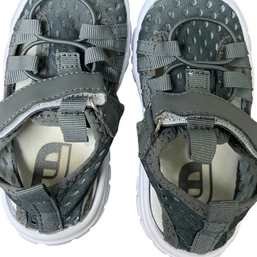 JoinFree Toddler Boys Size 5.5 Gray Sandals Latch & Hook Close Water Shoes