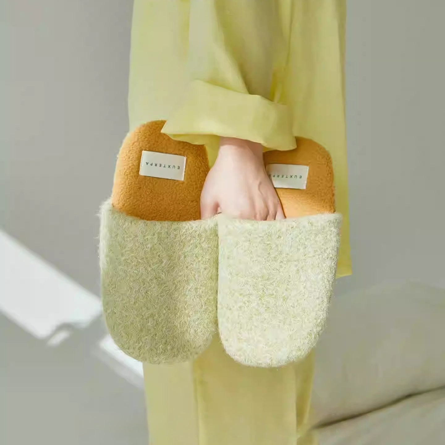 Woolen Color-Blocked Home Slippers - Warm Non-Slip Indoor Cotton Slippers for Women & Men