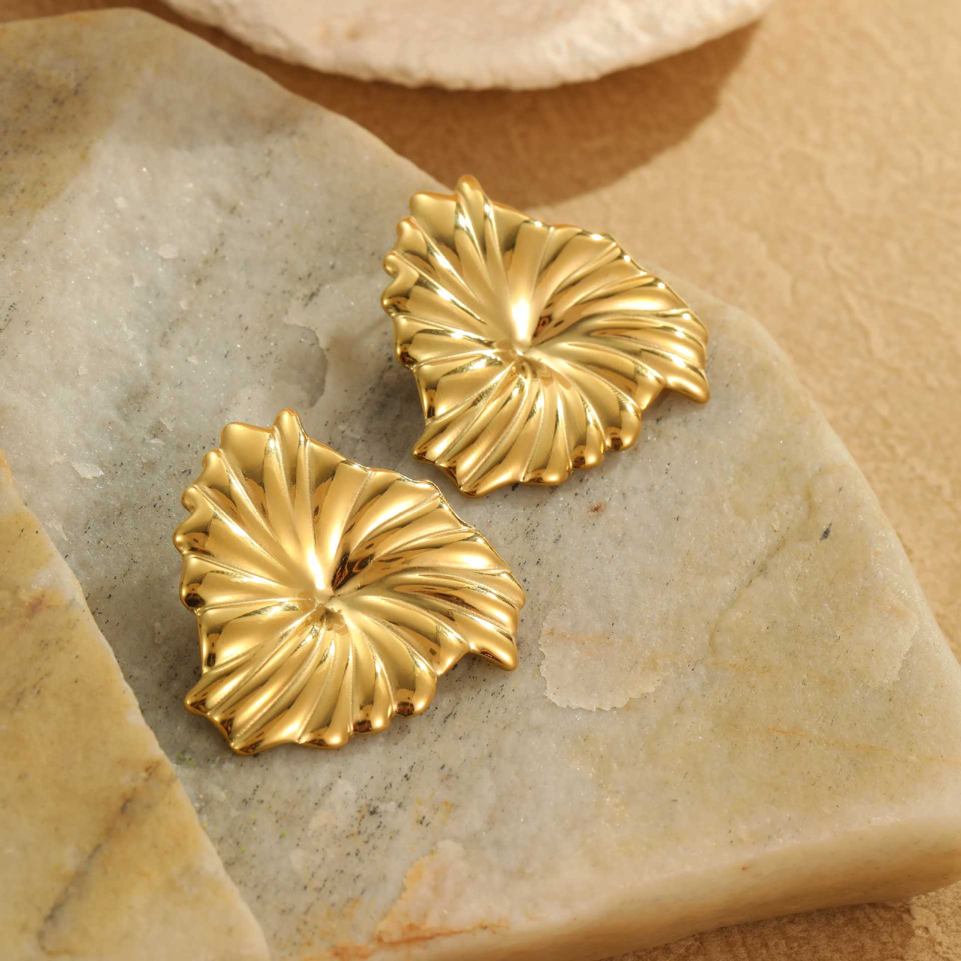 Entry Lux Premium Vacation Stainless Steel Studs Non Fading Large Leaf Earrings Trending Earrings
