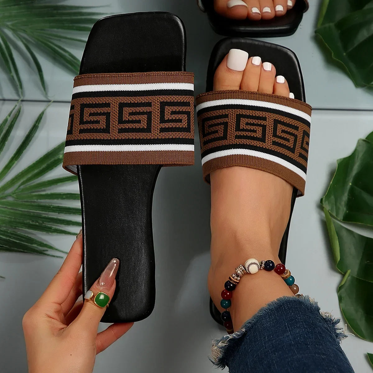 Designer style casual slippers