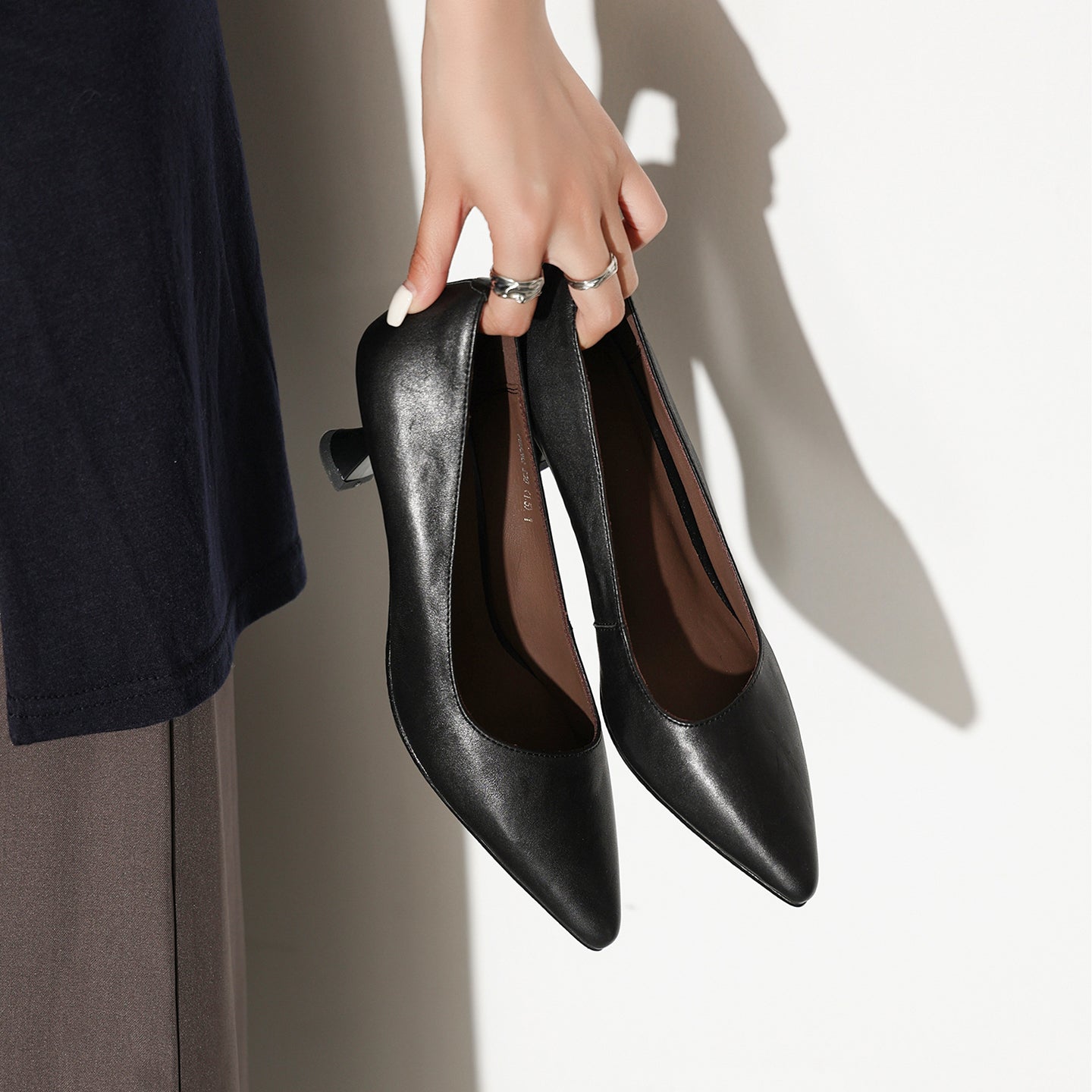 Women's Pointed-Toe Kitten Heel Pumps | Washed Full-Grain Cowhide Office Shoes