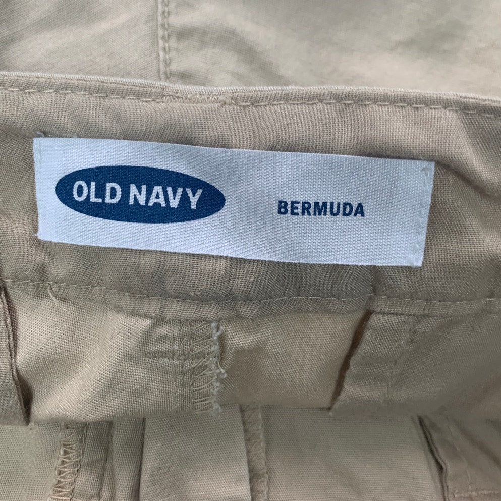 Old Navy Womens Size 8 100% Cotton Long Bermuda Shorts w Pockets