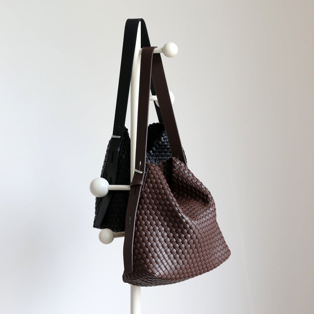 Large-Capacity Woven Bucket Shoulder Bag – Retro Commuter Underarm Bag