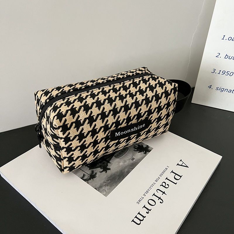 Plaid Cosmetic Bag - Premium Cotton Makeup Organizer with Zipper Closure