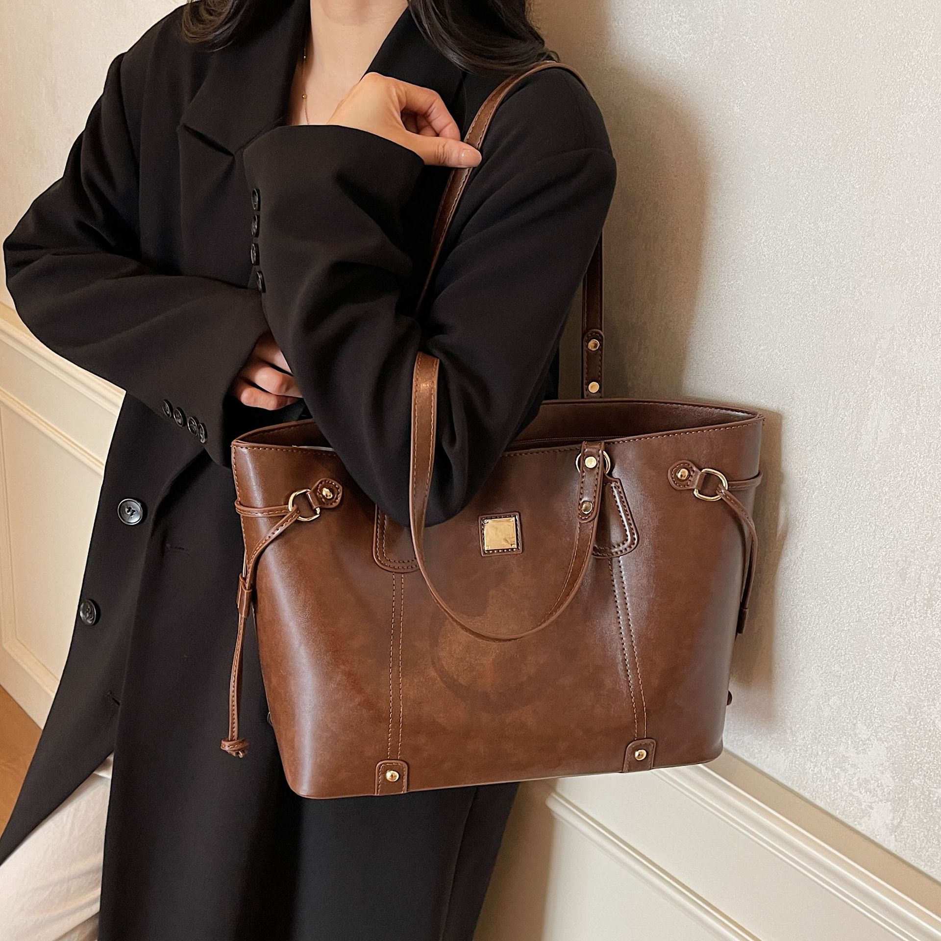 Large-capacity Bucket Tote Bag