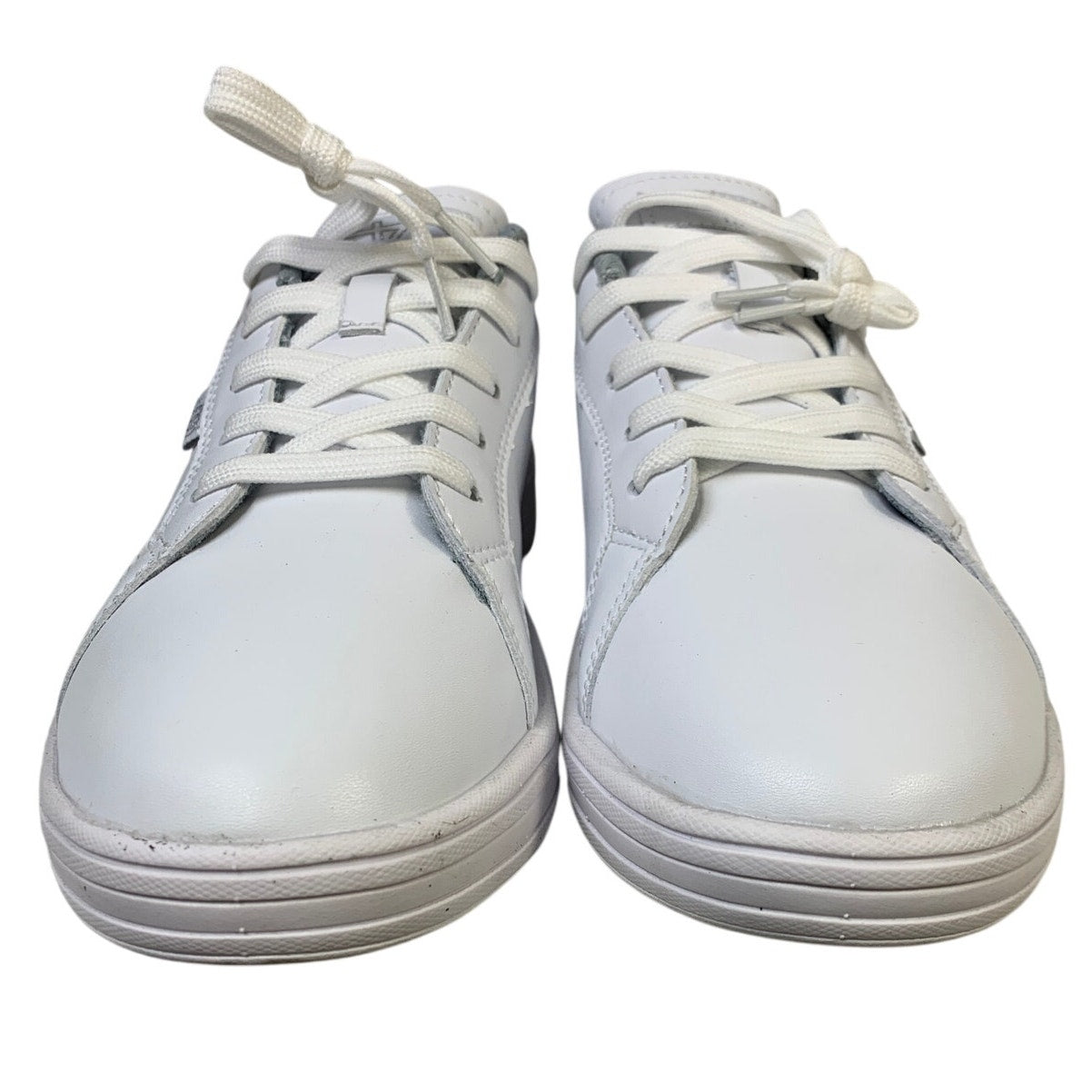 Womens Size 9 White Sneakers Lace Up Round Top Low Top Slip Resistant Work Shoes
