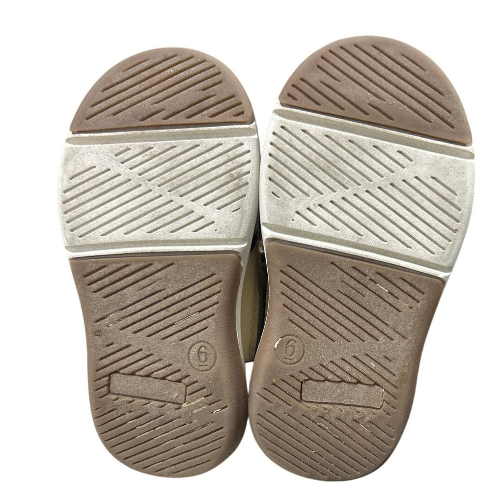 Skywheel Toddler Boys Size 6 Beige Brown Sneakers Hook and Loop Close Sneakers