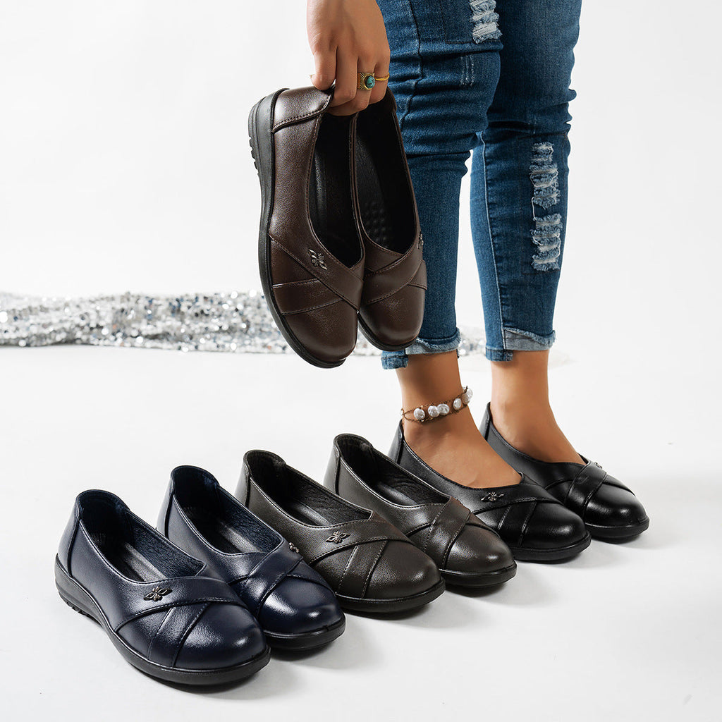 Women's Chanel-Style Flat Loafers with Metal Buckle & Tassel Detail