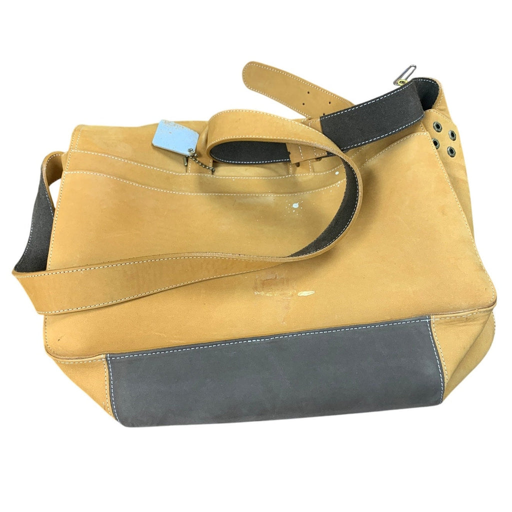 Timberland Leather Multi Pocket Magnetic Closure Crossbody Messenger Bag w Flaw