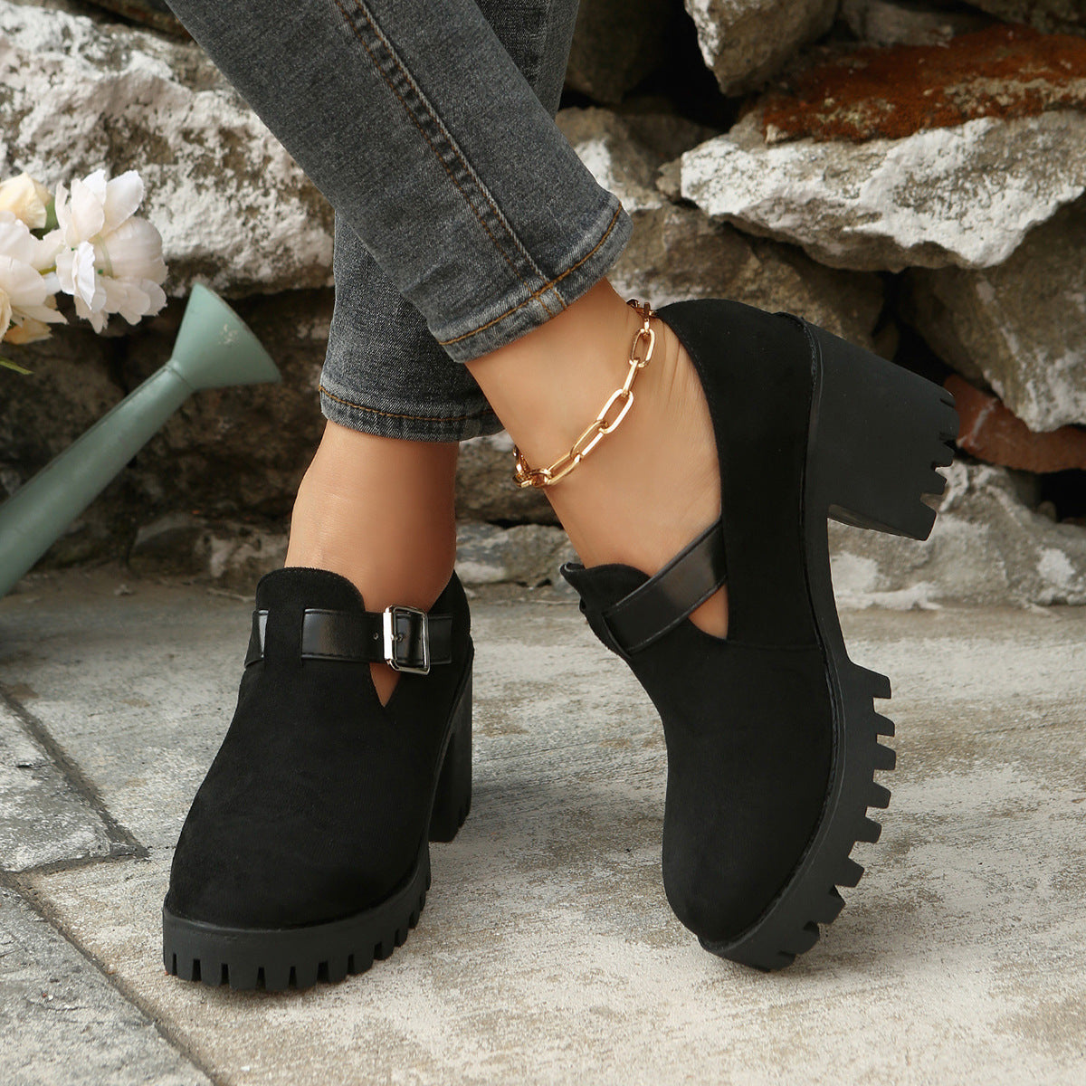 Women's Chunky Suede High Heels - Round Toe Block Heel Pumps